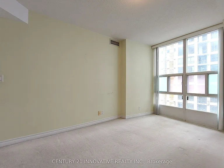 33 Elm Dr W #1012 — Photo 13