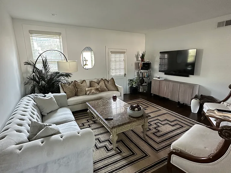 124 Peachtree Memorial Dr NW #4 — Photo 1