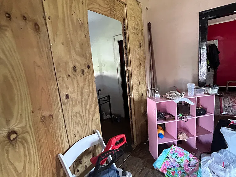 2410 Sheridan Ave — Photo 3