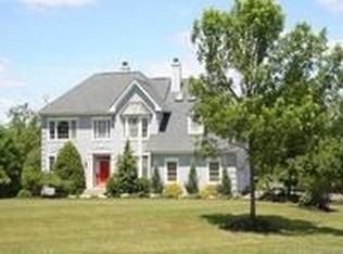 1 Summer Cottage Ln, Franklin Park, NJ 08823