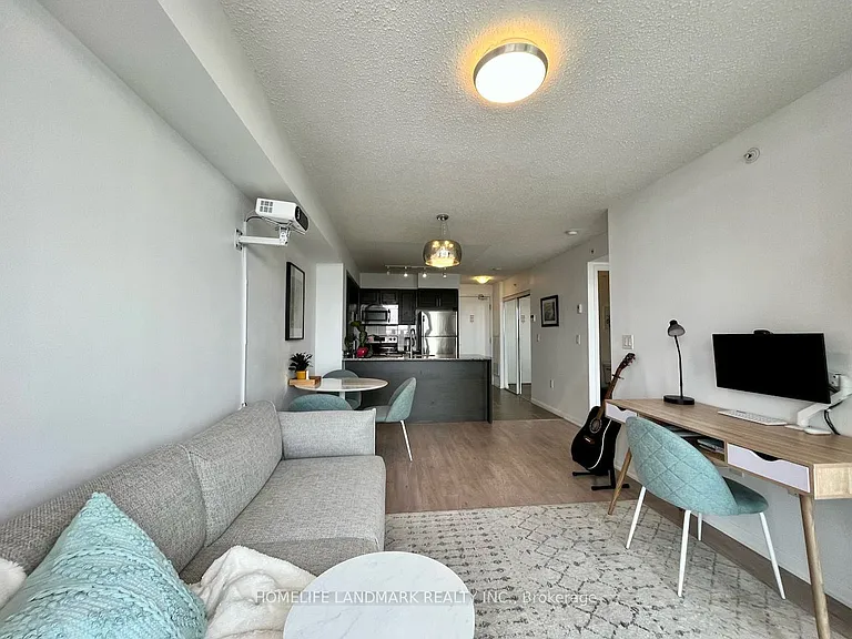 800 Lawrence Ave W #915 — Photo 4
