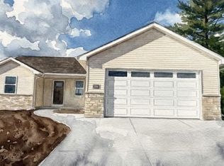 76 Otterwood Dr, Hortonville, WI 54944