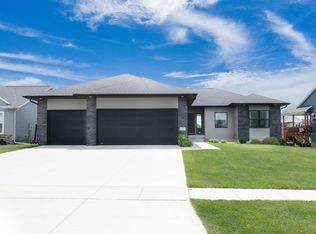 4307 Blair Ridge Rd, Cedar Falls, IA 50613