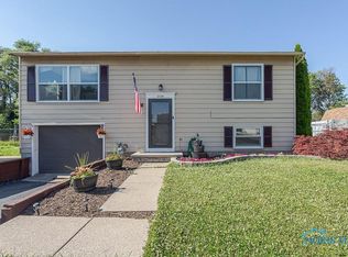 3149 Flame Dr, Oregon, OH 43616