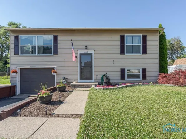 3149 Flame Dr, Oregon, OH 43616