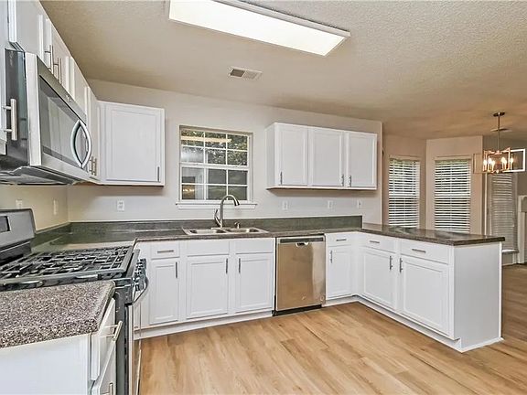 2nd image of 6472 Lester Ln