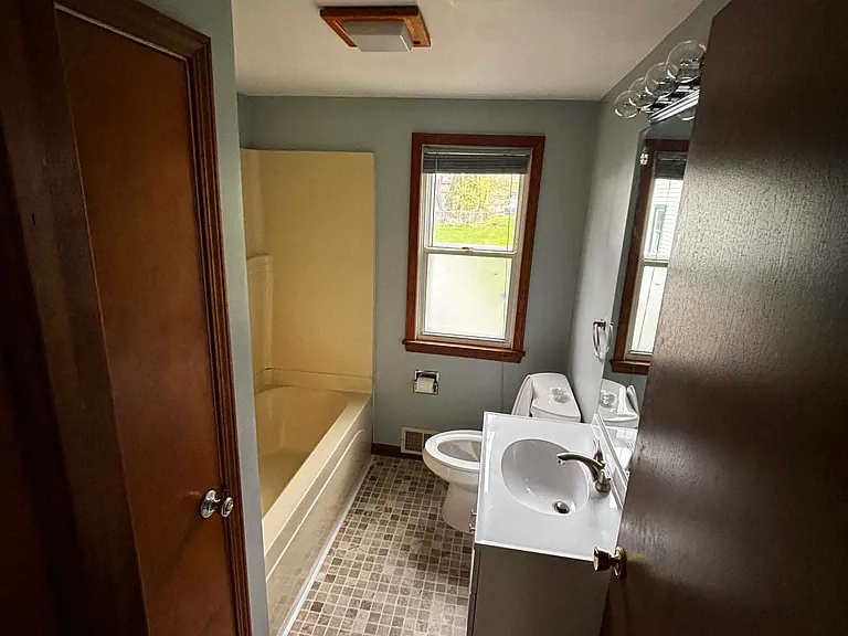 92 Daytona Ave — Photo 16