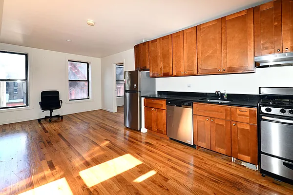 Rented by J Misrahi Realty Corp | media 2