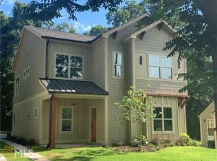 1493 Walker Ave, College Park, GA 30337