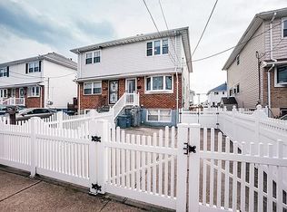 343 Beach 88 St, Far Rockaway, NY 11693