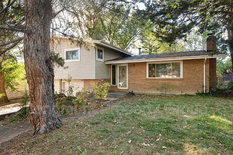 65 Cedar Ct