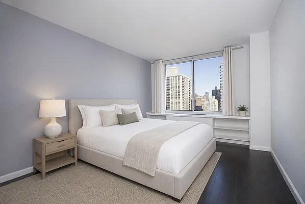 Bedroom, photo 1