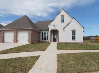 114 Cascade Palm Ct, Youngsville, LA 70592