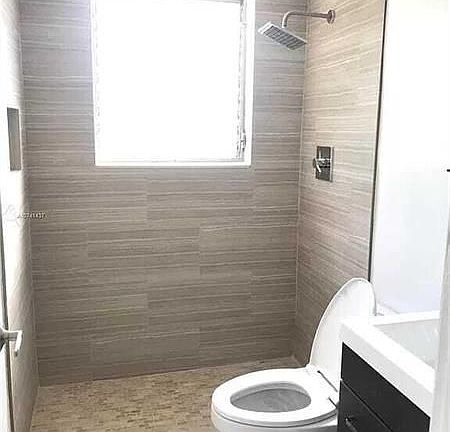 3rd image of 150 NE 71st St APT 4
