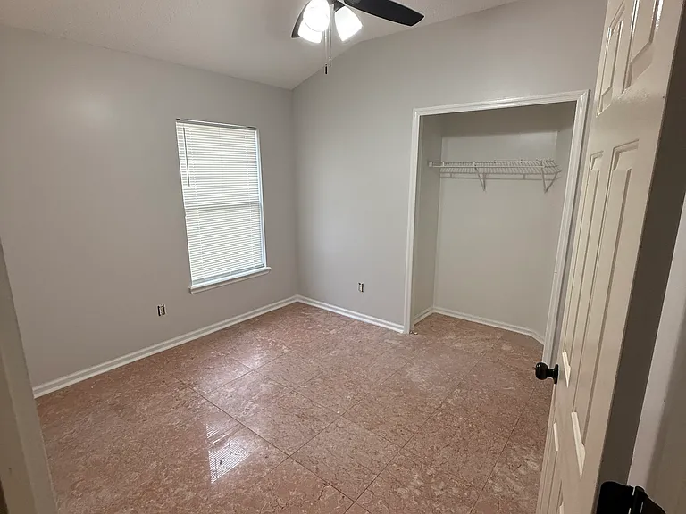 2802 Coachman Lakes Dr — Photo 14