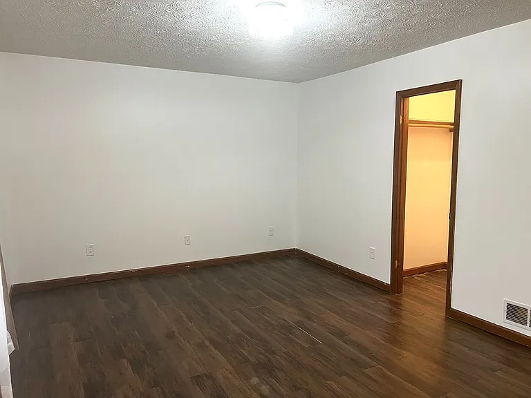 40 Wagon Wheel Dr — Photo 31