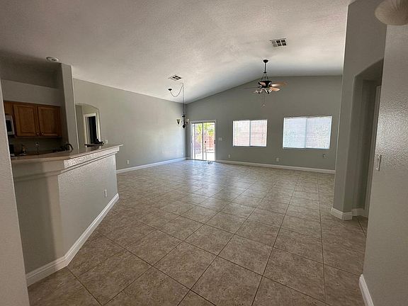 3rd image of 2516 Blue Ave