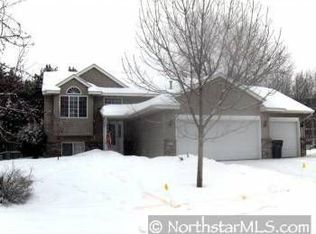 325 Parkview Ln S, Maplewood, MN 55119