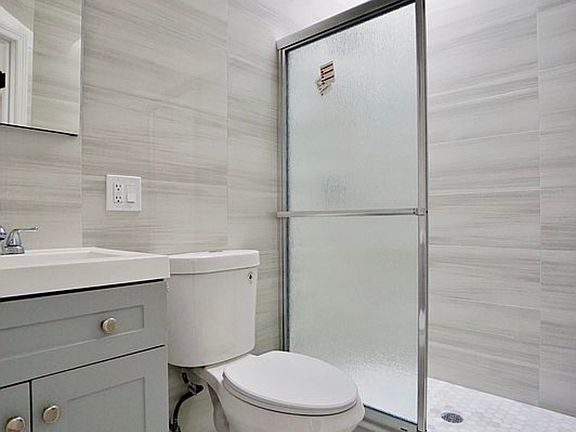 5th image of 502 Jefferson Ave Floor 3