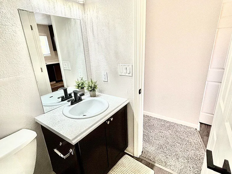 Campbell Plaza Apartments — Photo 9