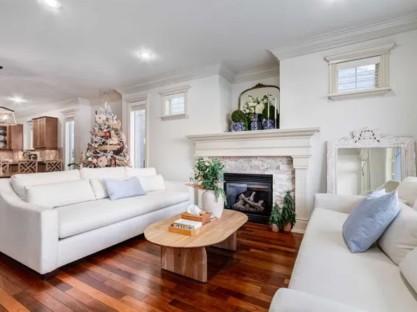 2413 N 2nd Ave NW #1, Calgary, AB T2N 0E2