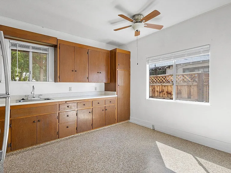 2312 San Antonio Ave - 1 bedroom | 1 bath — Photo 9