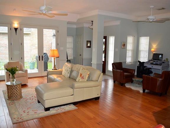 3rd image of 14603 Claycroft Ct