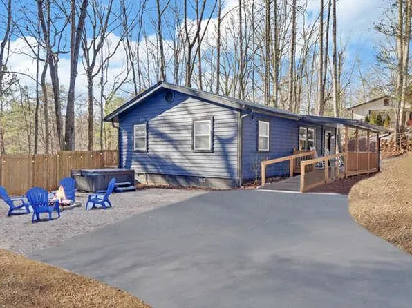 131 Mystic Ln, Blue Ridge, GA 30513