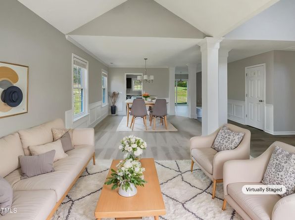 10 Sandy Bluff Ct, Durham, NC 27703