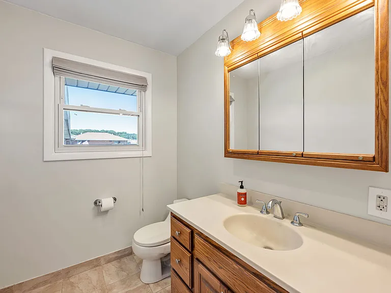 15 Cottage St #1B — Photo 6