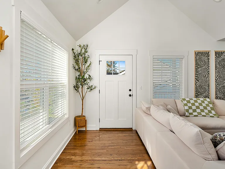 13 McAdoo Ave — Photo 9