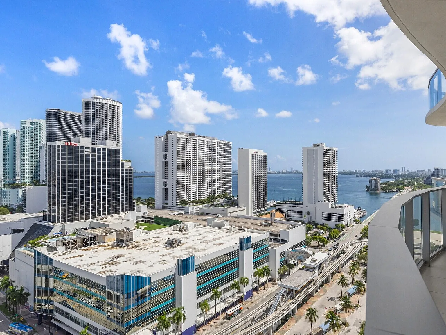 1 bed, 1.0 bath, 711 sqft, $4,800 — Photo 1