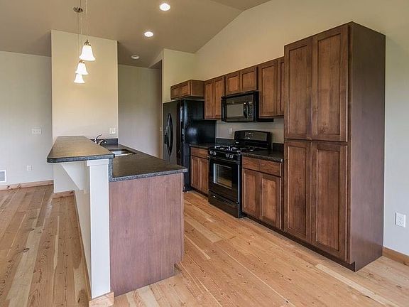 4th image of 30 Voyager Ln