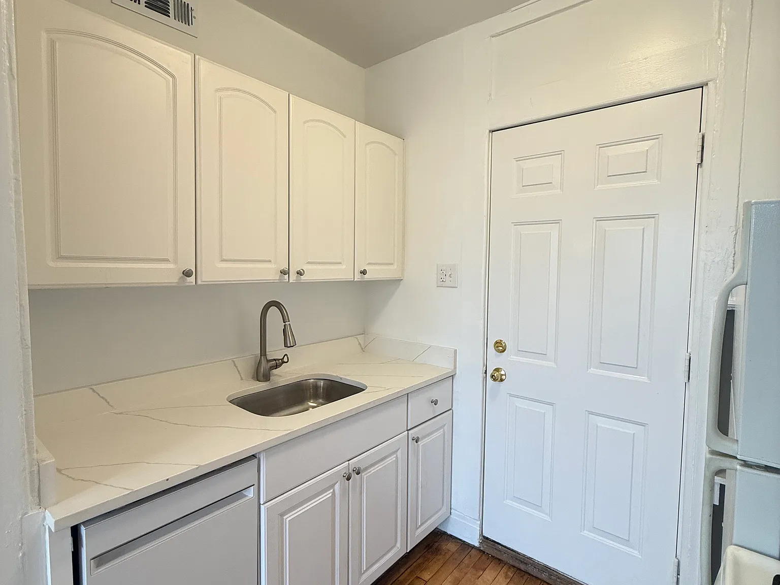 1 bed, $1,695 — Photo 3