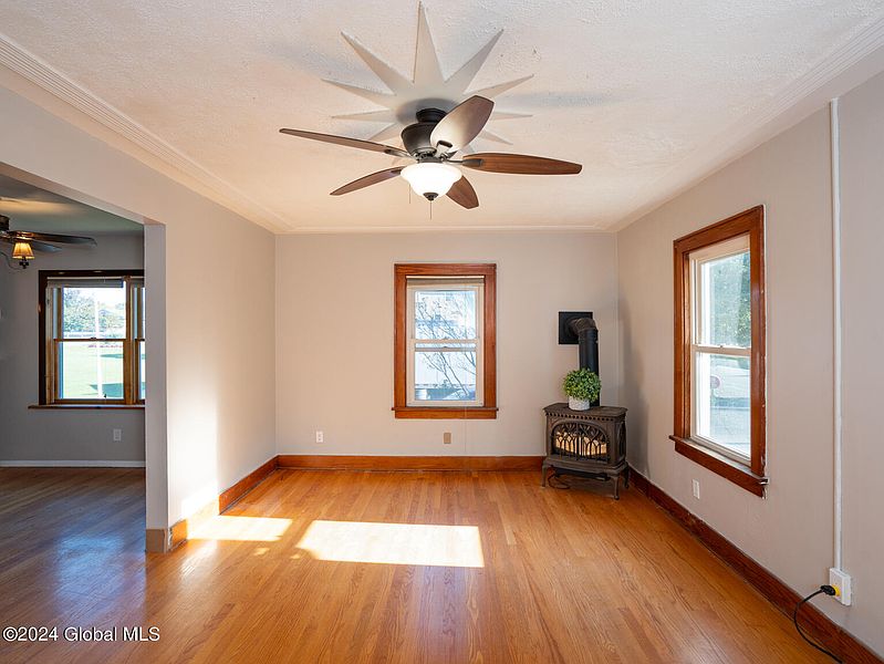 4th image of 4 Corliss Avenue