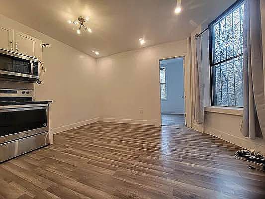 4th image of 501 Lafayette Ave #1G