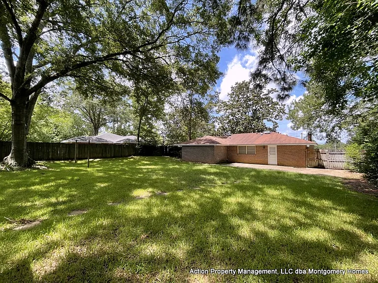 803 Perry Hill Rd — Photo 4