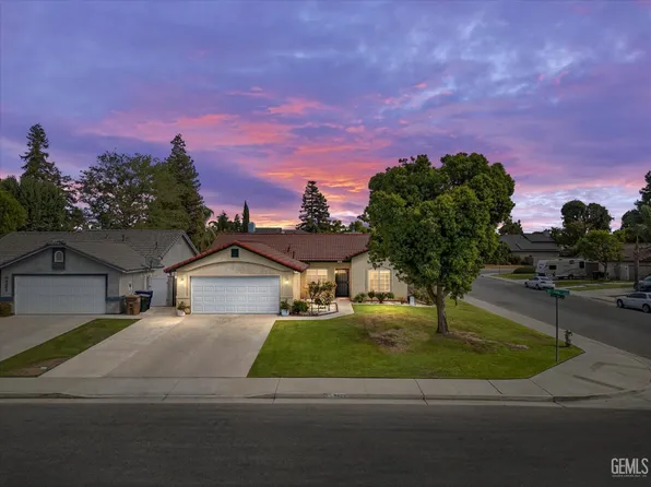9000 Saint Jean Ct, Bakersfield, CA 93312