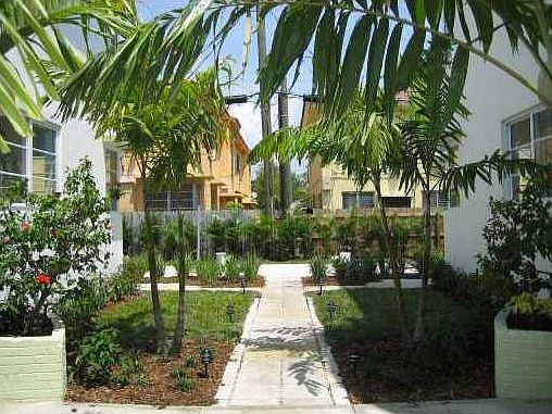 1st image of 1007 Bay Dr #207