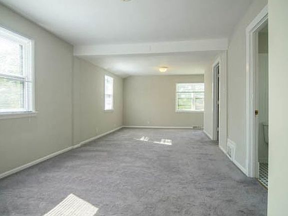 4th image of 1136 S Elmwood Ave #2