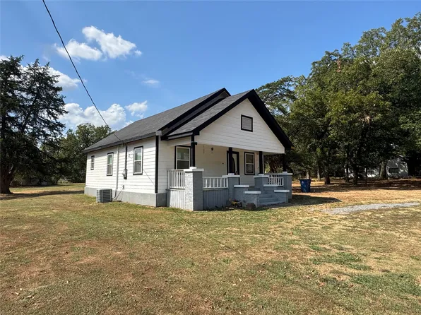1128 Shawnee Ave, Hartshorne, OK 74547