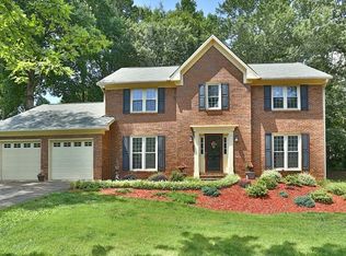 185 Lantern Ridge Ct, Alpharetta, GA 30009