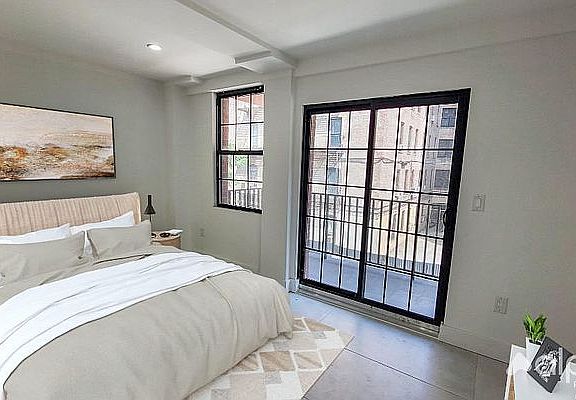 2nd image of 2735 Creston Ave #3D