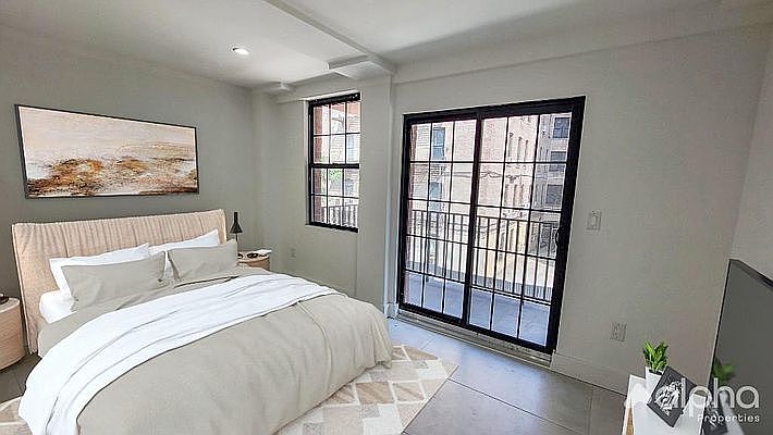 1st image of 2735 Creston Ave #5D