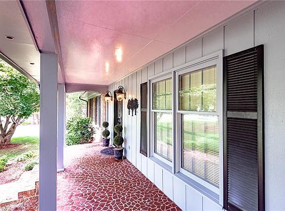 5th image of 2890 Dogwood Dr