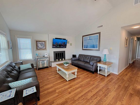 3rd image of 4234 Central Ave Floor 2