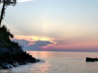 570 Bay Pointe Dr, Montross, VA 22520