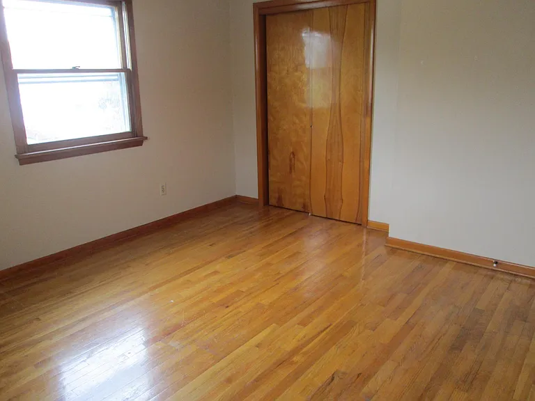 3944 Liberty St — Photo 8