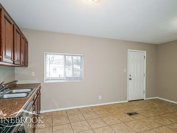 4th image of 2 Brower Ln