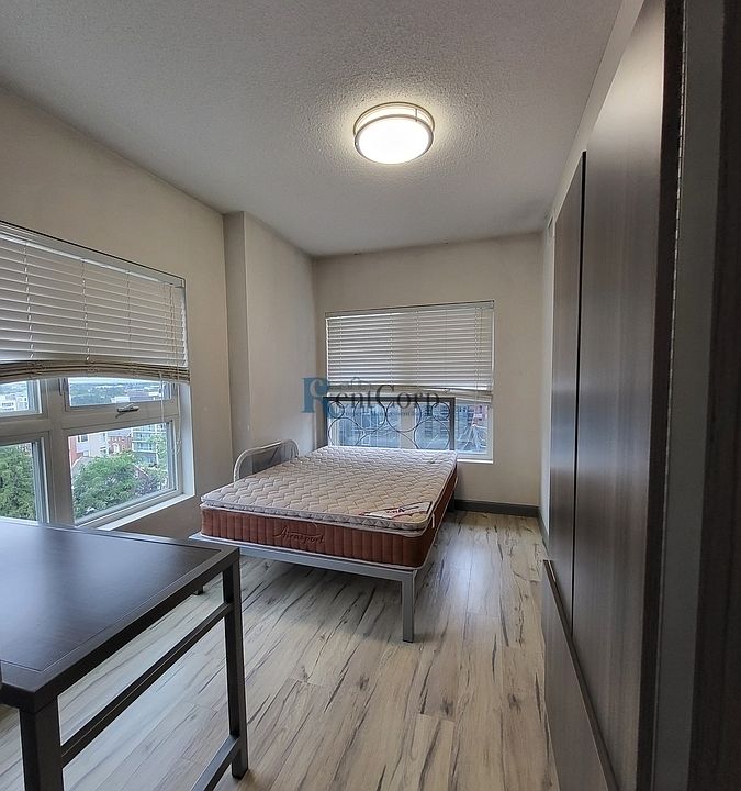 1st image of 1112 Sunview St #258A
